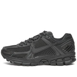 NIKE ZOOM VOMERO 5 - BLK / BLK