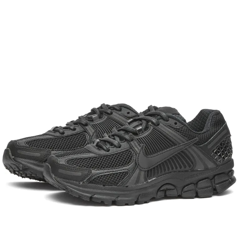 NIKE ZOOM VOMERO 5 - BLK / BLK