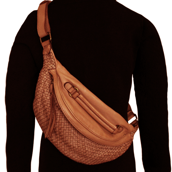 Frye oliver 2025 leather messenger bag