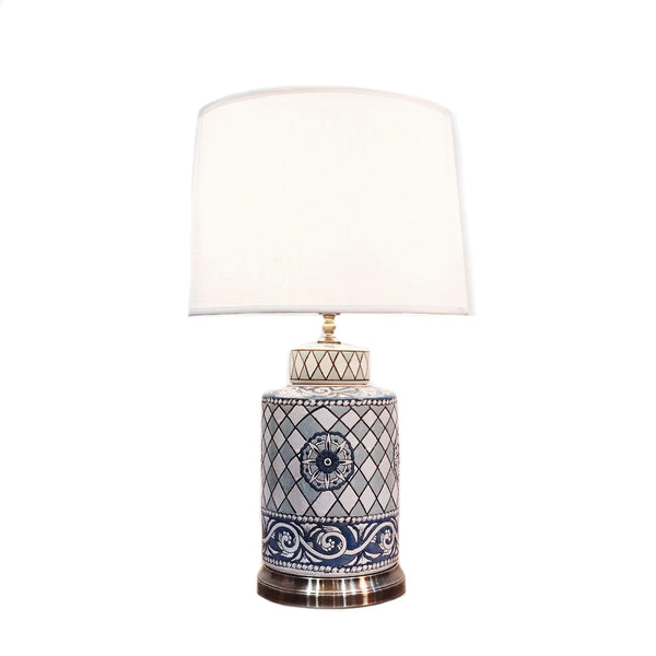 Cylindrical ceramic table lamp with patterns